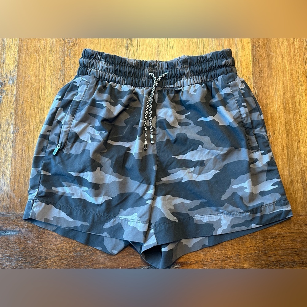Athleta Girls All Play Black/ Grey Camo Shorts- size 10/12